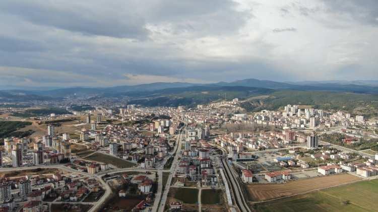 <p>3. derece deprem bölgesi olan Kastamonu, Türkiye’nin deprem bakımından en güvenli kentleri arasında gösteriliyor. </p>
