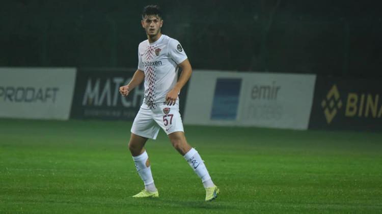 <p>Engin Can Aksoy<br />
<br />
Eski takımı: Hatayspor<br />
<br />
Yeni takımı: Eyüpspor</p>
