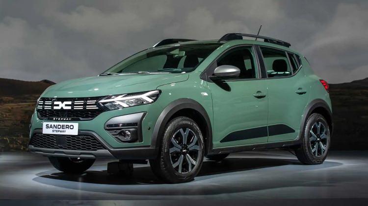 <p>Sandero Stepway arka koltukta sunduğu yaşam alanı ve bagaj hacmiyle beraber geniş aileler için çok uygun olmasa bile çekirdek ailelerin ihtiyaçlarını rahatlıkla karşılıyor.</p>

<p> </p>
