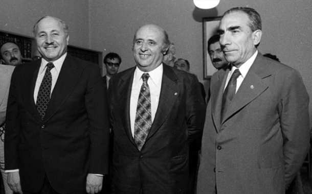 <p><strong>1975-1977/ I. Milliyetçi Cephe Hükümeti</strong></p> <p>1. Milliyetçi Cephe Hükümeti, 31 Mart tarihinde, Süleyman Demirel başbakanlığında kurulan sağ eğilimli bir ittifak hükümetidir. </p> 