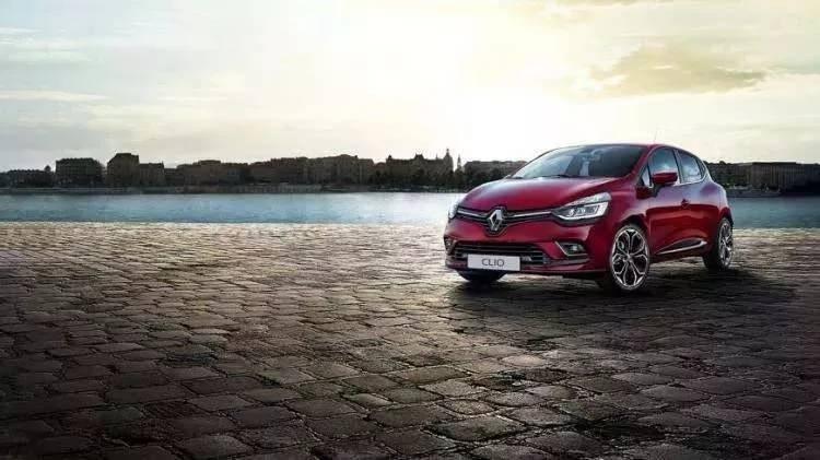 <p>Renault (Fransa)</p>
