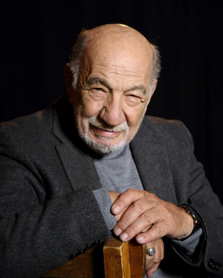 <p><span style="color:#000000"><strong>92 yaşındaki oyuncunun sağlık durumu sevenlerini endişelendirdi.</strong></span></p>