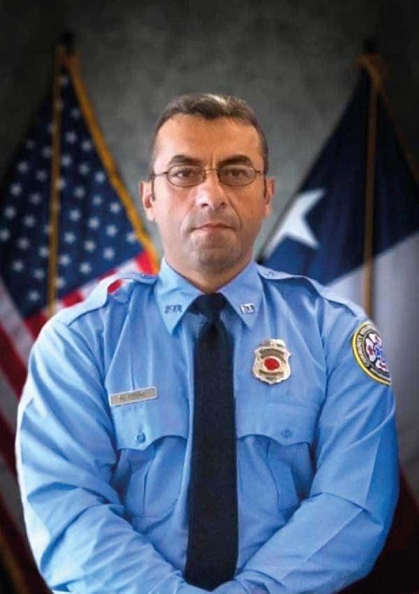 <p>Amerika tarafından 'şehit' kabul edilen Oral'ın cenazesi isteği üzerine, özel bir törenle Türkiye'ye getirildi. Oral için uçağın kalkışı öncesi de su takı ile seremoni yapıldı. Oral, çocukluğunun geçtiği Kadıköy'deki Suadiye Camii'nde Türk Bayrağı ve Amerikan Bayrağı'na sarılı tabutuyla ailesi, yakınları ve sevenlerinin katıldığı törenle son yolculuğuna uğurlandı.</p>
