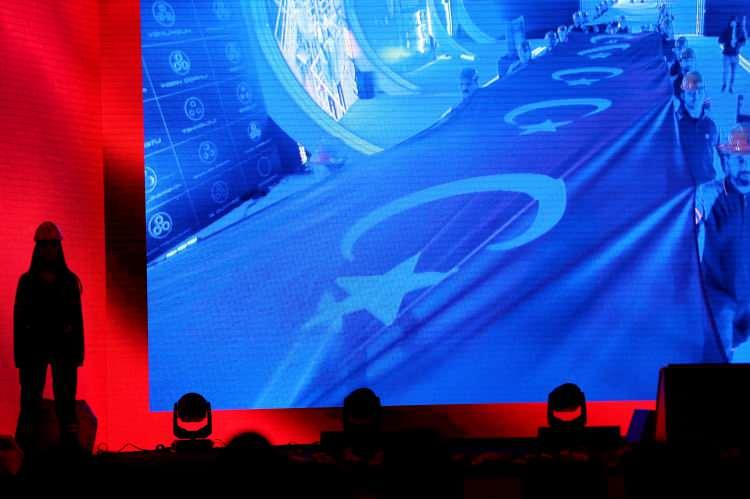 <p>Bor cevherinde son dönemde yüksek katma değerli uç ürün üretme çalışmalarımıza ağırlık verdik.<br />
<br />
<br />
<br />
</p>