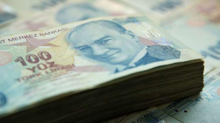 <p>Aralık 2022 tarihinden önce kesinleştiği halde ödenmeyen idari para cezasının aslının yüzde 50'si ile idari para cezasına uygulanan gecikme zammının tamamı silinecek.</p>
