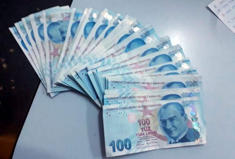 <p>Memurların temmuz ayında yüzde 6 zamma ilaveten enflasyon farkı alabilmesi için ilk 6 aylık enflasyonun yüzde 8'i aşıp aşmadığına bakılıyordu. Şimdiden bu oran yüzde 1,8 puan aşıldı.</p>