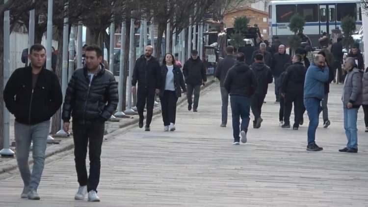 <p>Özellikle İstanbul'da yaşayan EYT'li vatandaşlar da mega kentten rotasını Kırıkkale'ye çevirdi.</p>