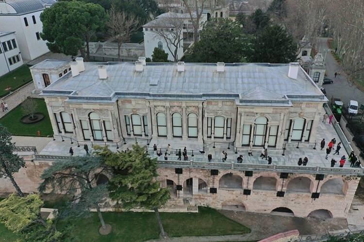 <p>Kahramanmaraş merkezli depremler toplamda 10 ilde büyük yıkıma yol açarken, 49 bin 589 kişi hayatını kaybetti.</p>