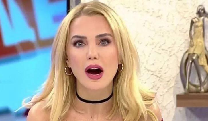 <p><strong>O esnada gözyaşlarına hakim olamayan Erken röportajı yarıda kesmek zorunda kaldı.</strong></p>

<p> </p>
