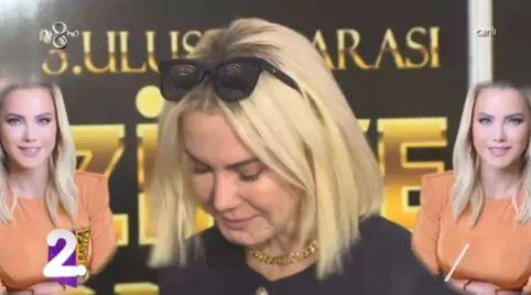 <p><strong>O esnada gözyaşlarına hakim olamayan ünlü sunucu röportajı yarıda kesti.</strong></p>

