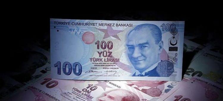 <p><strong>BANKA TERCİHİ YAPARKEN NELERE DİKKAT EDİLMELİ?</strong></p>

<p>Emekli promosyonu i&ccedil;in imza atmadan &ouml;nce kampanyaların şartları detaylıca okunmalı. Kimi bankalar şartsız olarak y&uuml;ksek promosyon &ouml;demesi yaparken, kimileri de maaşını taşıyanlara &ouml;demeyi artırıyor.</p>
