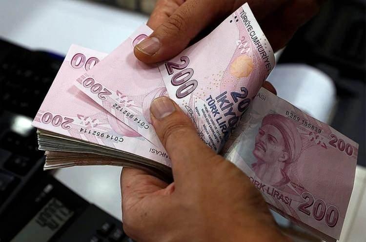 <p>Buna g&ouml;re &ccedil;alışmayan eş i&ccedil;in &ouml;denen yardım 985 lira 76 kuruştan bin 44 lira 91 kuruşa y&uuml;kselecek.</p>
