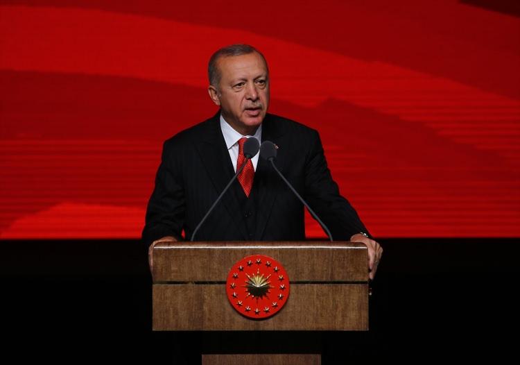 <p>Başkan Erdoğan'ın, grup başkanvekilleriyle yaptığı toplantıda da <strong>"3 dönem kuralının uygulanıp uygulanmayacağına"</strong> yönelik grup başkanvekillerinin sorusuna cevap verdi.</p>
