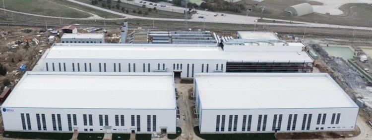 <p>Bunun dışında kullanım alanlarını da artırıyoruz. Nitekim bu attığımız adımlar bize rekorlar getiriyor. İki yıl üst üste bor ihracatında rekor kırdık. </p>