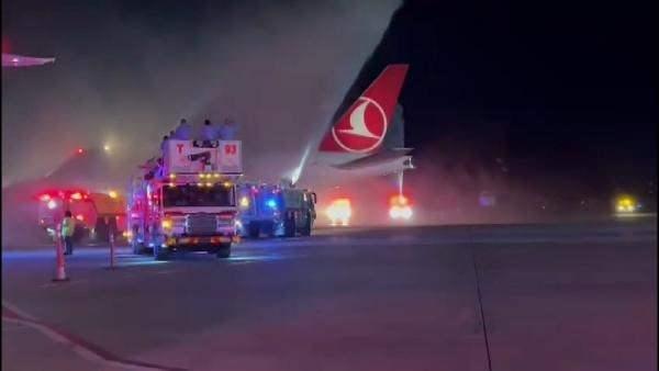 <p>Oral'ın ağabeyi Akif Cahit Oral ise, "Bir kez daha öğrendim ki iyiler fazla yaşamıyor. Bir gün önce konuşuyorum, ertesi gün ölüm haberini alıyorum ne kadar acı bir şey"dedi.</p>
