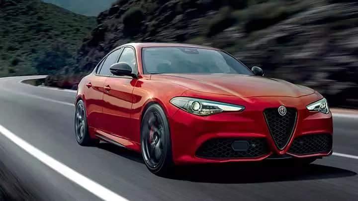 <p><strong>İtalya: 6 marka</strong></p>

<p>Alfa Romeo</p>
