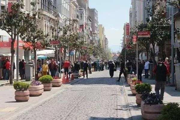 <p><strong>25- Balıkesir</strong></p> <p>Balıkesir, 1 milyon 284 bin 277 nüfusuyla Türkiye'nin en kalabalık 25. kenti olacaktı.</p> 
