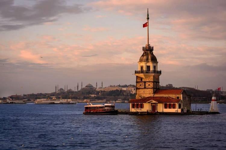 <p>1690'da da yaşanan deprem sonrası kulede tamir ve onarım yapıldı.</p>
