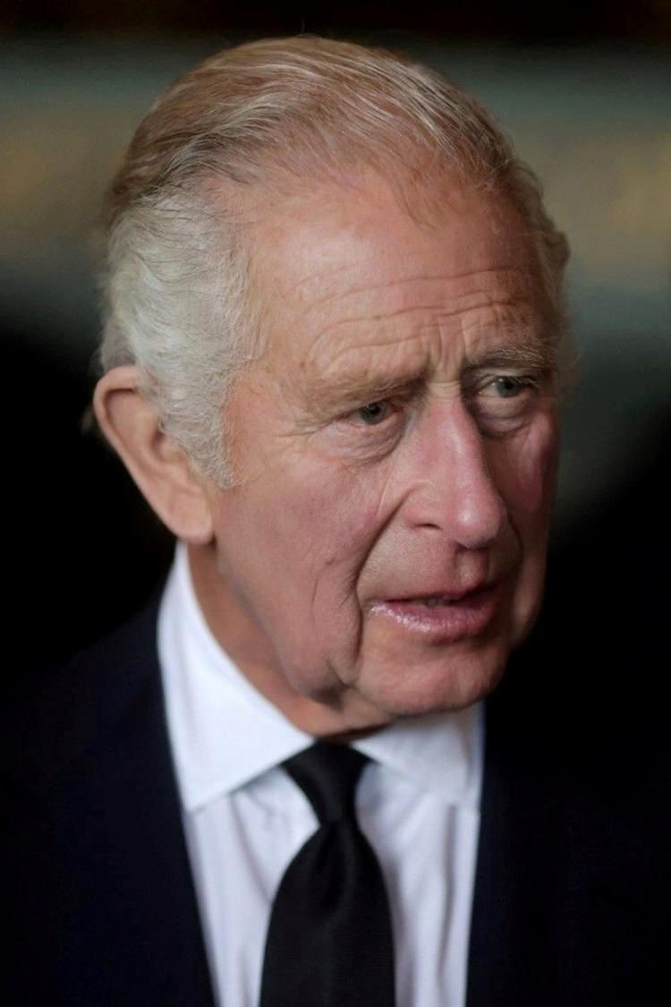 <p><span style="color:#2F4F4F"><strong>Herkesin aklında tek soru... Meghan Markle İngiltere'ye ne zaman ayak basabilecek?</strong></span></p>