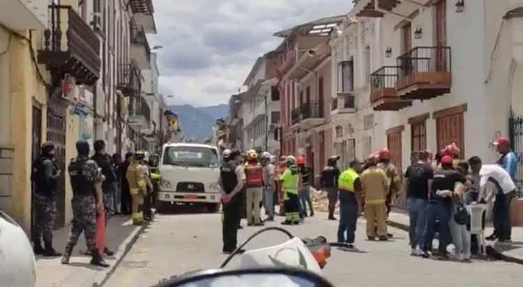 <p>Sosyal medyada, Cuenca, Machala ve Guayaquil'de bazı binaların yıkıldığı belirtildi.</p>
