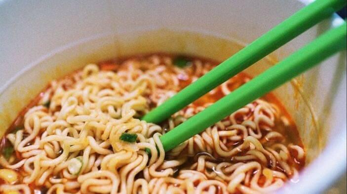 <p><span style="color:#000080"><strong>Peki noodle yemek zararlı mı? Noodle kısırlık yapar mı? İşte merak edilenler...</strong></span></p>
<p> </p>