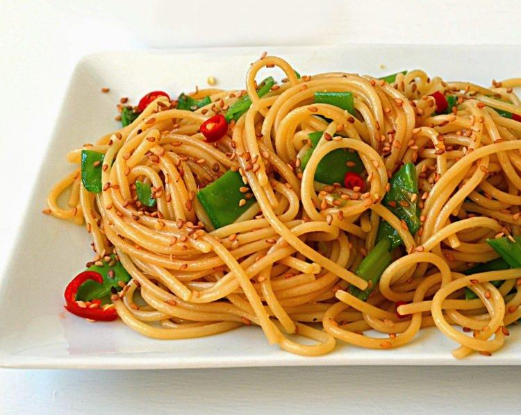 <p><span style="color:#000080"><strong>Noodle'ın kısırlık yaptığına dair henüz net bir araştırma yok. Ancak bu tür ürünlerin bu tür rahatsızlıklara neden olabileceği ihtimali her zaman var.</strong></span></p>
<p> </p>