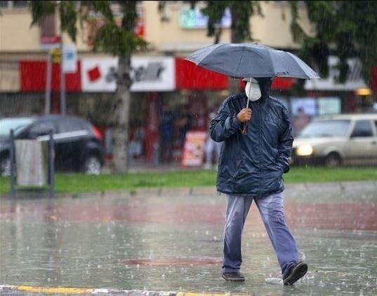 <p><strong>UYARILAR PEŞ PEŞE YAPILDI</strong></p>

<p> </p>

<p>Meteoroloji ve AFAD tarafından peş peşe yapılan uyarılara göre Türkiye'nin güneybatı kesimlerinde yarından itibaren gök gürültülü çok şiddetli sağanak bekleniyor.</p>
