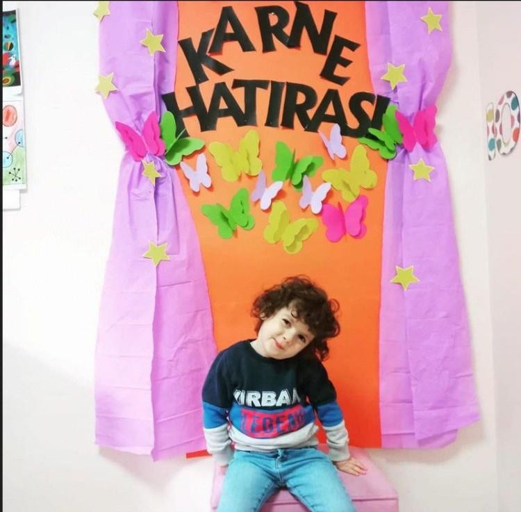 <p><strong>&Ccedil;ocuk oyuncunun son halini, g&ouml;renler<span style="color:#B22222">"Yıllar &ccedil;ok &ccedil;abuk ge&ccedil;iyor"</span> dedirtti.</strong></p>
