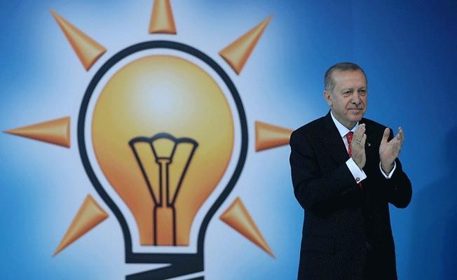 <p> Çünkü bu resim ortaya çıktıkça ve Cumhur İttifakı'nın kimlerle bir araya geldiğini, ne yapmak istediği biraz daha belirginleştikçe daha doğrusu bu taraf belirginleştikçe ve Millet İttifakı'nın da ne yaptığı biraz daha ortaya çıktıkça saflar netleşecek.</p>