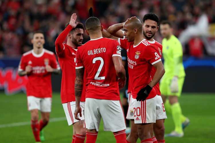 <p>8- Benfica 326 puan</p>
