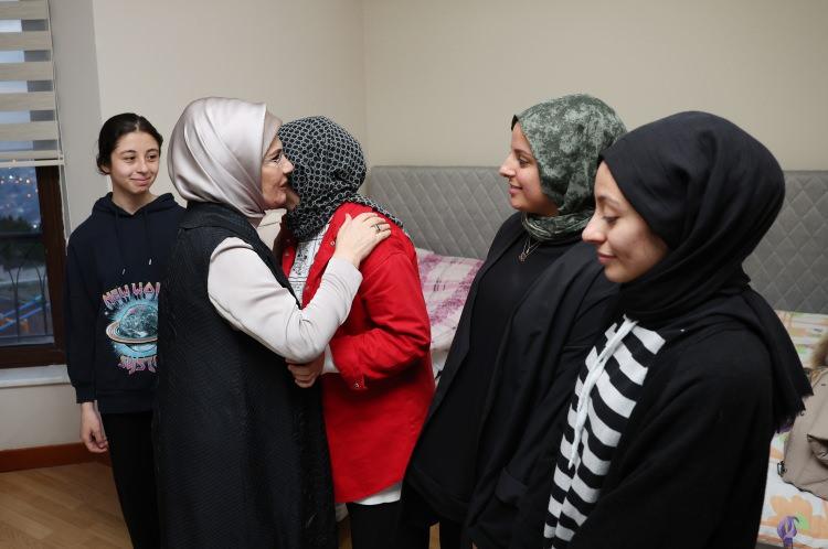 <p>Evim Yuvam Olsun kampanyası kapsamında, Altındağ ilçesinde 3+1 eve yerleşen Gönen ailesi, yaşanan depremlerde hem Malatya'da hem de Kahramanmaraş'ta 30 yakınını kaybetti.</p>

<p> </p>
