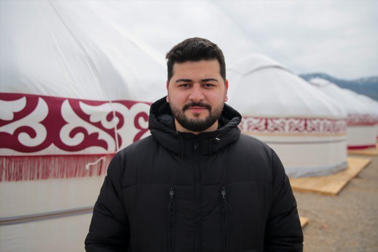 <p><em><strong>Karaömer Mahallesi ile Aslanbey Çiftliğine konteyner kurduklarını anlatan Sevinç, şunları kaydetti:</strong></em></p>

<p>"Akabinde de Etnosspor ile buraya Kırgız çadırları kurmak için harekete geçtik. Yaklaşık bir aydır buranın altyapısı ve çadırların kurulumuyla ilgileniyoruz. 45 kişilik ekibimizle beraber çalıştık. Belediye Başkanımız 35 gün buradaydı, çalışmaları hep takip etti. Kırgız çadırlarıyla depremzedeler için güzel bir yaşam alanı oluşturduk."</p>

<p> </p>
