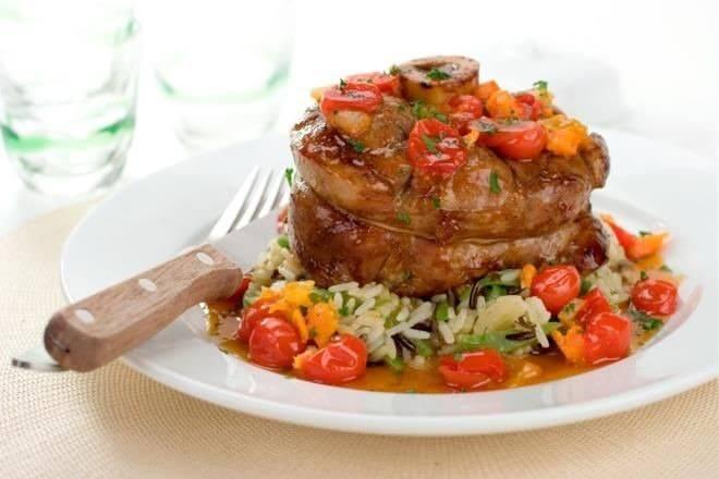 <p><span style="color:#B22222"><strong>28- Ossobuco (Sebzeli et), İtalya</strong></span></p>
<p> </p>
