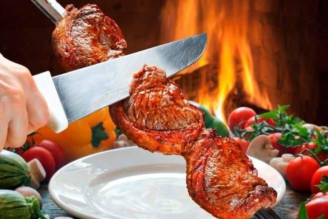 <p><span style="color:#B22222"><strong>22- Churrasco (Izgara et), Brezilya</strong></span></p>
<p> </p>