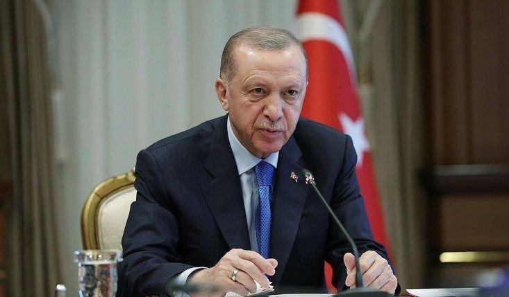 <p>Cumhurbaşkanı Recep Tayyip Erdoğan'ın verdiği müjdeyle en düşük emekli maaşı 5500 TL'den 7500 TL'ye çıktı. </p>
