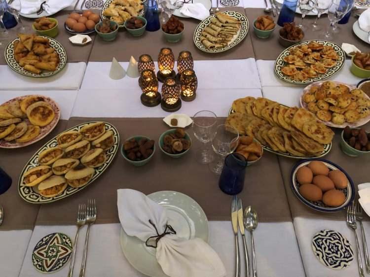 <p>Rabat, Fas: 14 saat</p>