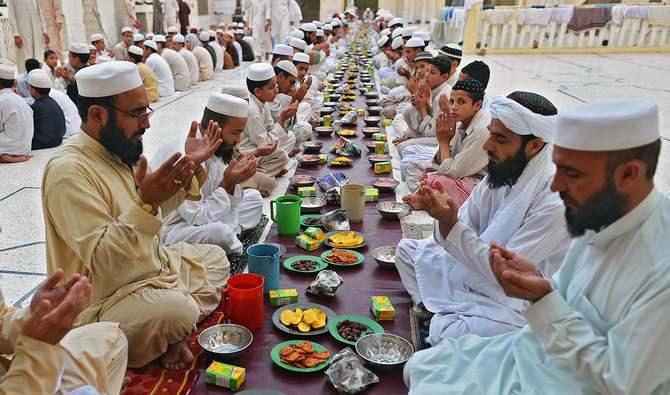 <p>İslamabad, Pakistan: 14 saat</p>