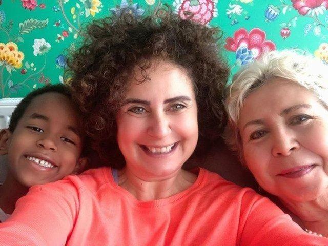 <p><strong>Ünlü isim oğluyla daha öncekini paylaşımına da 'Büyüdükçe büyüyen sevgi… Evlat' notunu yazmıştı. </strong></p>
