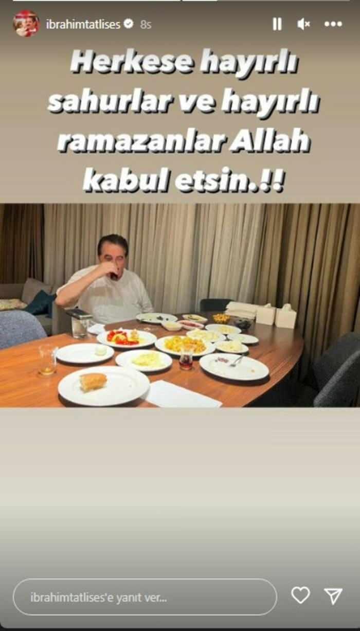 <p><span style="color:#000000"><strong>Sahur yapan takipçilerine seslenmeyi ihmal etmeyen Tatlıses, "Herkese Hayırlı Sahurlar ve Hayırlı Ramazanlar. Allah kabul etsin" ifadelerini kullandı.</strong></span></p>