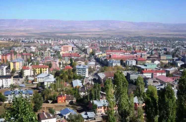 <p>Muş- 178 bin 982 kişi</p>
<p> </p>
