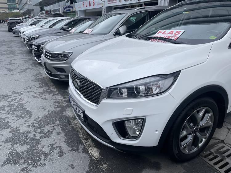 <p>Satış sıralamasında 11 bin 816 adetle Ford, 6 bin 631adetle Opel, 6 bin 523 adetle BMW, 6 bin 156 adetle Peugeot, 5 bin 970 adetle Hyundai, 5 bin 664 adetle Mercedes Benz ve 4 bin 585 adetle Toyota ilk 10 içinde yer aldı.</p>
<p> </p>