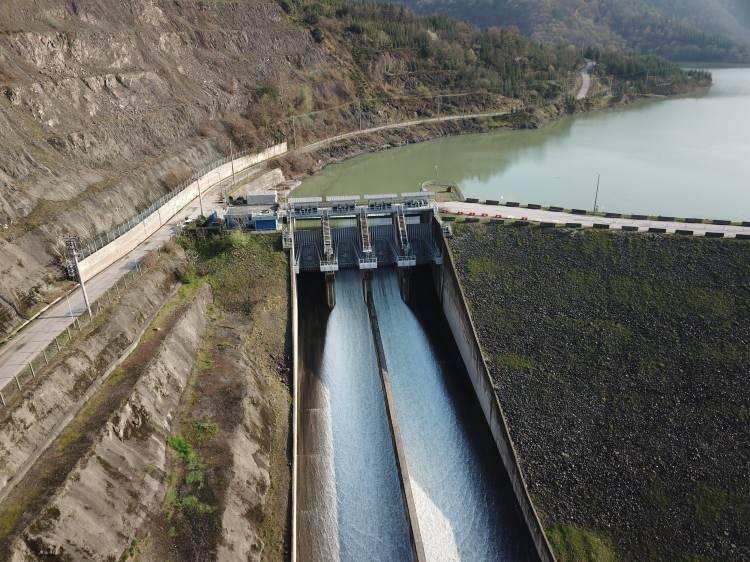 <p>Kocaeli Su ve Kanalizasyon İdaresi'nin resmi internet sitesindeki verilere göre, bugün yapılan ölçümlerde, Yuvacık Barajı'nda su seviyesi, yüzde 95 olarak ölçüldü. </p>
