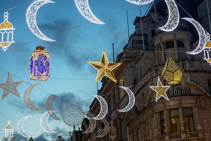 <p>Londra Belediye Başkanı, açıklamasında ayrıca şunları söyledi:</p>

<p>Londralı Müslümanlara sadece şehrimize muazzam katkıları için değil, Londra’nın şefkatli değerlerini sergilediği için teşekkür etmek istiyorum.</p>
