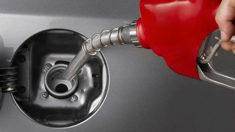 <p><strong>İZMİR AKARYAKIT FİYATLARI</strong></p>

<p>• Benzin: 20,75 TL<br />
<br />
• Motorin: 19,87 TL<br />
<br />
• LPG (Otogaz): 11,76 TL</p>
