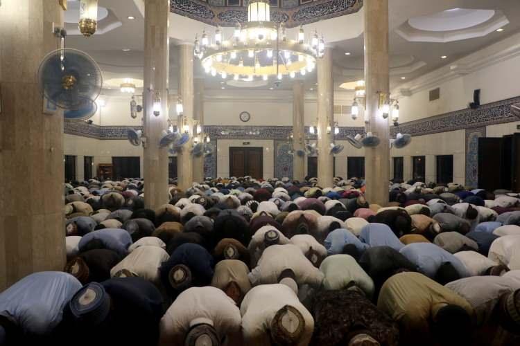 <p>Nijerya'da Müslümanlar, ramazan ayının ilk teravih namazında, 6 Şubat'ta meydana gelen Kahramanmaraş merkezli depremlerden etkilenenler için dua etti.</p>