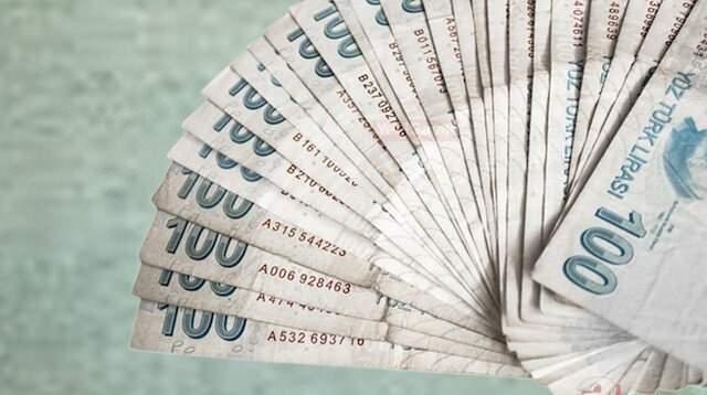 <p>Emeklilik için borçlanılan dönem, sigorta başlangıcı olarak gösterilemeyecek. Örneğin, Ocak 2001'de Emekli Sandığı Kanunu'na tabi çalışmaya başlayan bir kişi, 1996-1997 tarihleri arasında 1 yıl 6 ay olan askerlik süresini borçlanması halinde, borçlanılan bu süre toplam hizmet süresine eklenecek, ancak sigortalılık başlangıç tarihini değiştirmeyecek.</p>
