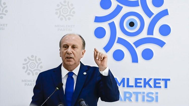 <p>Cumhurbaşkanlığı adaylığı için başvuru yapan ve 100 bin imza toplamak için harekete geçen Memleket Partisi lideri Muharrem İnce Altılı Masa'dan iki partiye açık çağrıda bulunanarak, "CHP ve İYİ Parti ile ittifak yapalım" şeklinde konuştu.</p>
