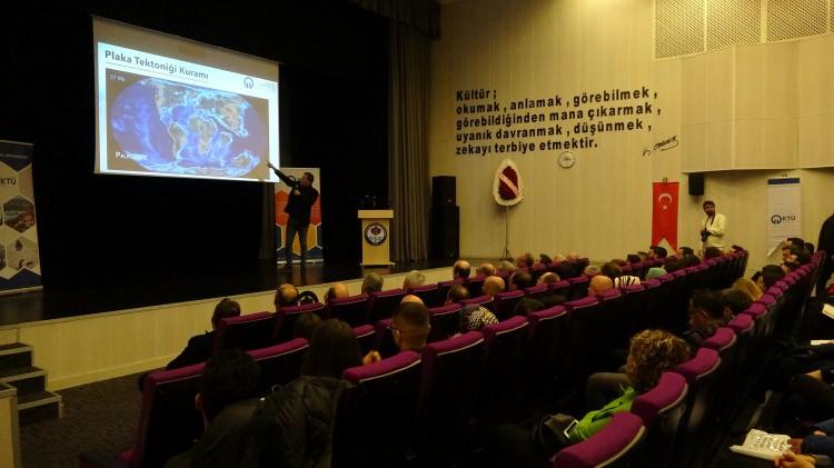 <p>Karadeniz Teknik Üniversitesi (KTÜ) tarafından düzenlenen “6 Şubat 2023 Kahramanmaraş Depremleri, Trabzon İçin Deprem Riski ve Alınması Gereken Önlemler" konulu konferans Trabzon’da yapıldı.</p>
