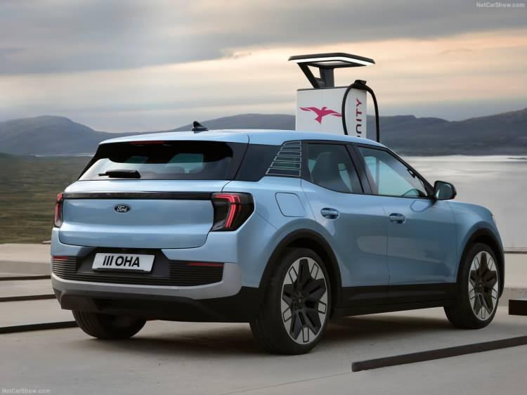 <p>İşbirliği kapsamında, yeni nesil Volkswagen 1 tonluk ticari araç modeli de, Ford Otosan tarafından Türkiye'de üretilecek.</p>