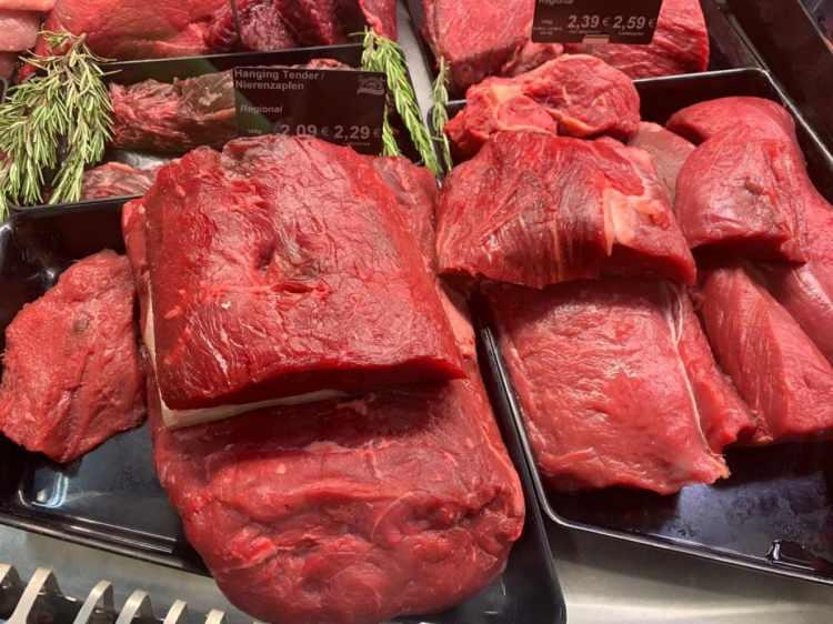 <p>Güzeldere, İstanbul'da kampanyaya katılan üye marketleri "Gökkuşağı Market, Örnek Market, Show Market, Nar Market, Birmar, Onur Gıda, Grosper Market, Biçen Market, Happy Center, Kim Market, Onur Market, Anpa Gross, Snowy Ulu Kardeşler, Mopaş Market, Çağrı Market, Hakmar, Özkuruşlar Market, Üçler Market, Sarıyer Market, İdeal Market, Altun Market, Paşalı Market" şeklinde sıraladı.</p>